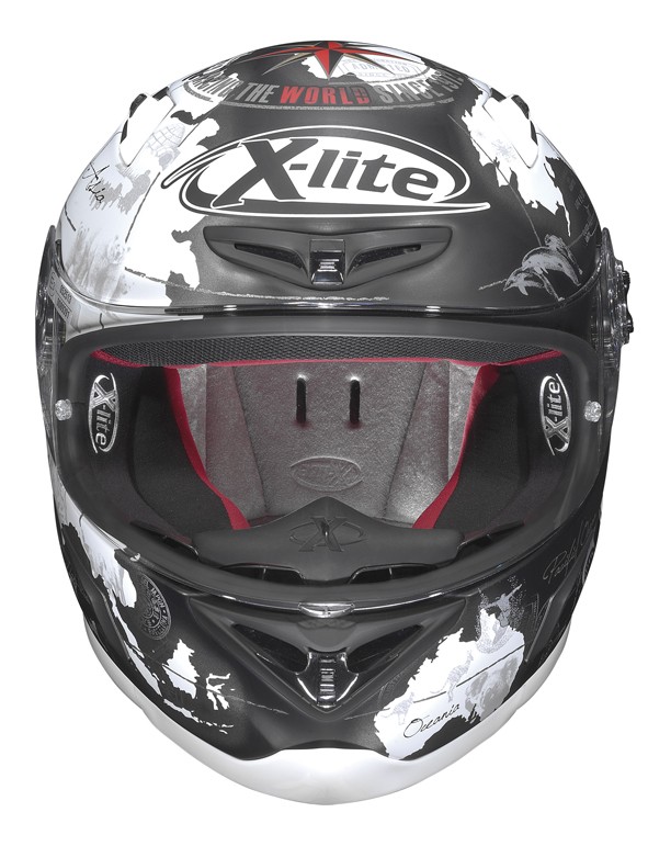 Новая раскраска шлема Nolan X-lite X-802R Карлоса Чека