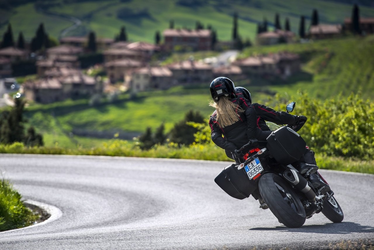 Ducati Hyperstrada 2013