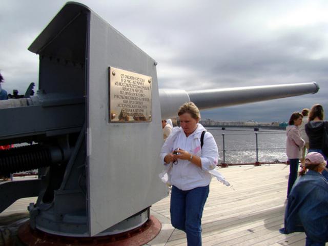 24 мая 1900 г. 113 лет назад - В Петербурге был спущен на воду крейсер «Аврора»