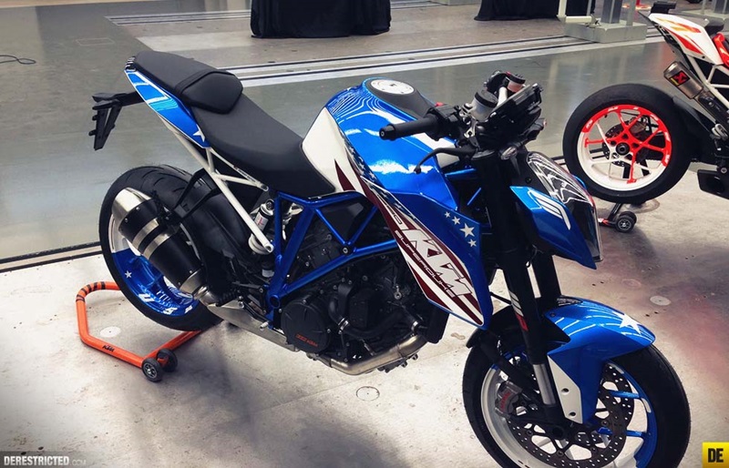 Качественные фотографии мотоцикла KTM 1290 Super Duke R Patriots Edition