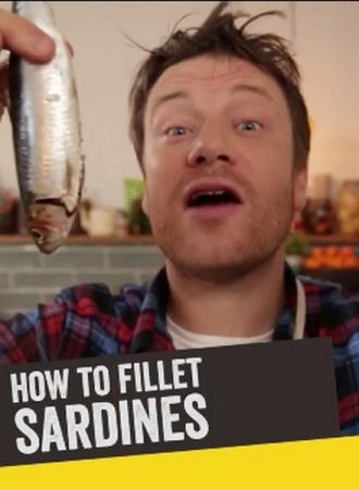 Джейми Оливер - Как разделать сардину  / Jamie Oliver's Food Tube  (2014) HDTVRip
