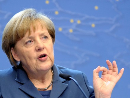 А.Меркель наименовала победу Э.Макрона на выборах во Франции "эффектной"